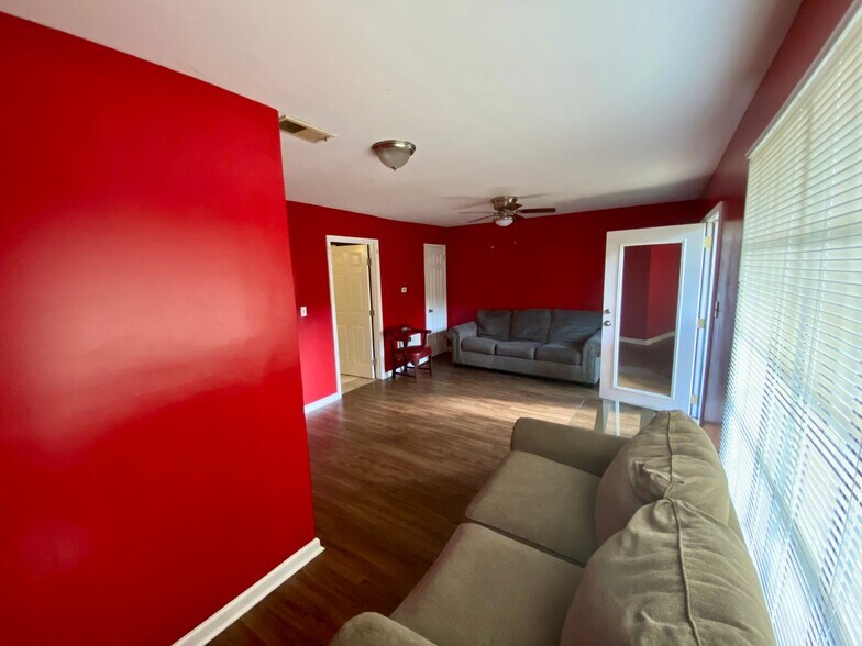 Building Photo - 6427 Woodstone Ter