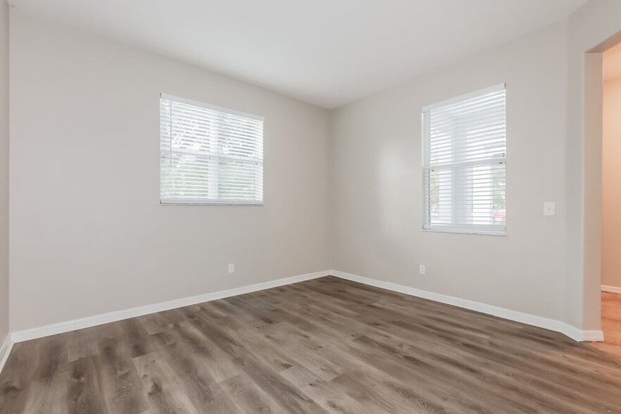 Building Photo - 11171 Golden Silence Dr