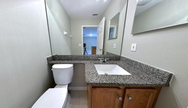 Building Photo - 8006 Thoroughbred Loop