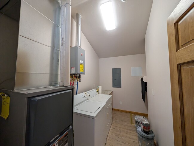 Building Photo - For Rent: Newly Built House on Canyon Circle