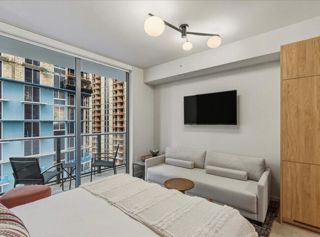 Building Photo - 11 NE 6th St