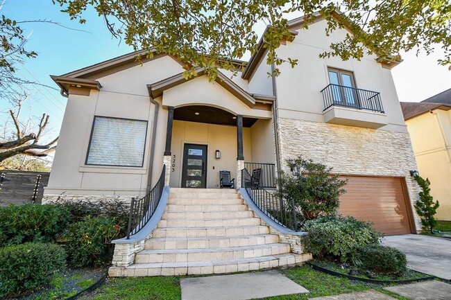 Primary Photo - 3203 Blue Bonnet Blvd