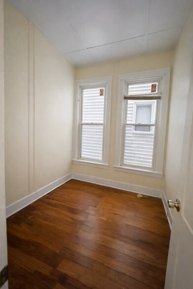 Building Photo - 166 5th Ave