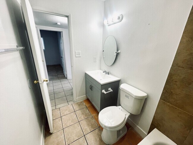 Building Photo - 3351 Brussels St