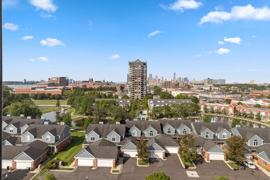 Building Photo - 250 E Harbortown Dr