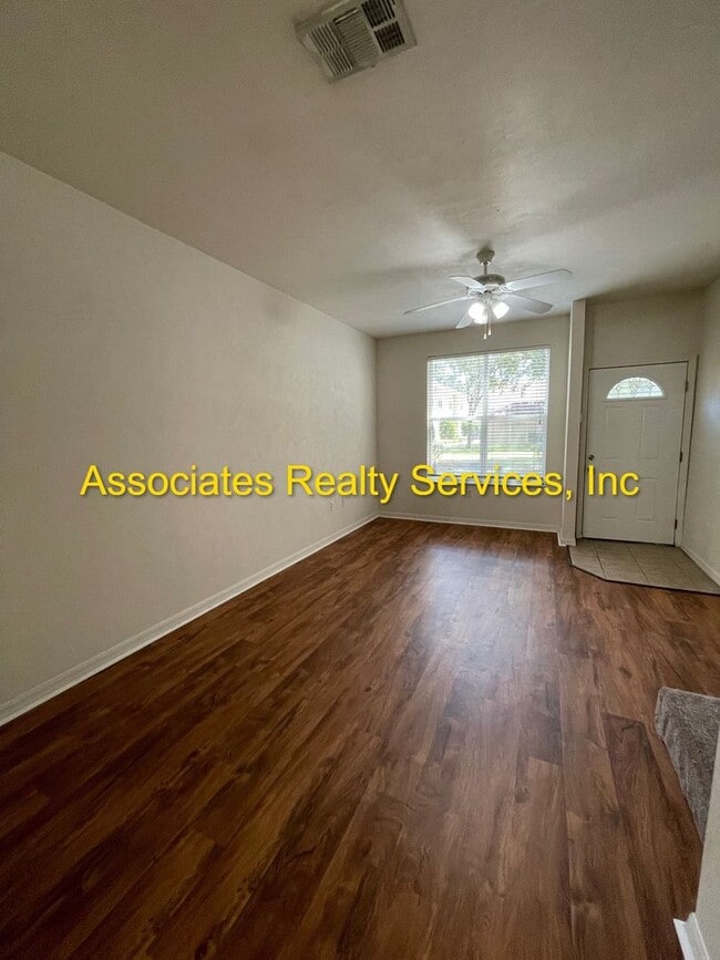 Building Photo - JUST REDUCED! Close to Campus!! 2Br/2.5Ba-...