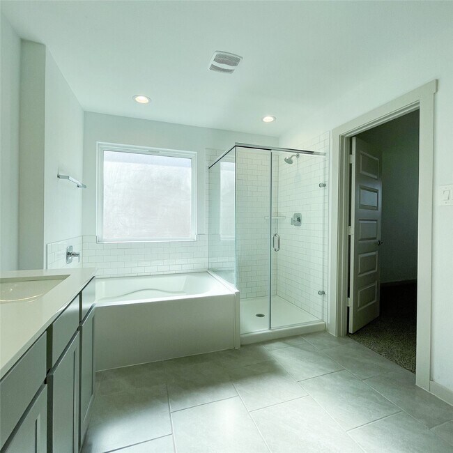 Building Photo - 6826 Halifax Harvest Ln