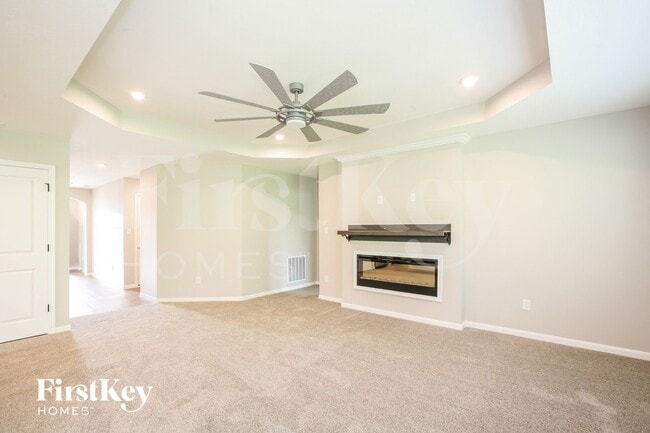 Building Photo - 663 Van Buren St