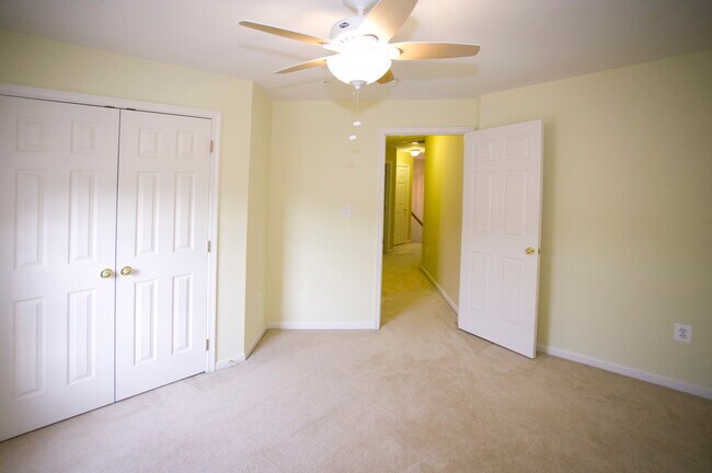 Building Photo - 42243 Black Rock Ter