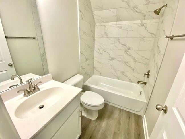 Building Photo - Now Leasing a 5-bedroom 3 bath home in Walls, Mississippi at Mallard Park