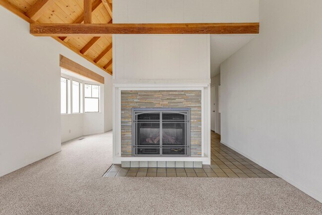 Building Photo - Ocean View Condo in Pacific Grove