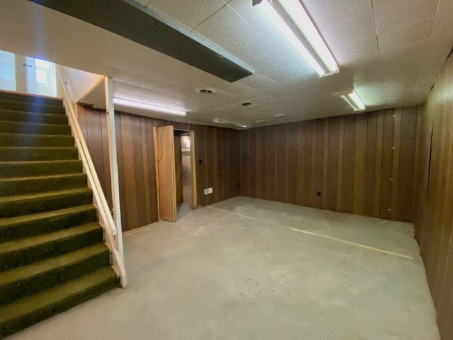 Building Photo - 2237 Wentworth Ave