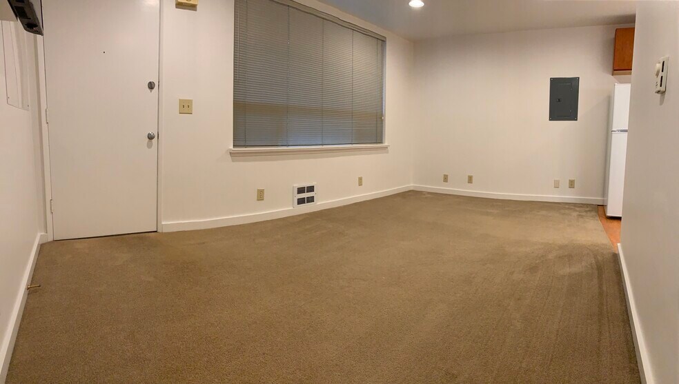 Building Photo - 3513 NE 95th St