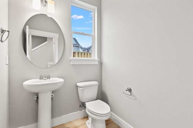 Building Photo - 748 Pinebreak