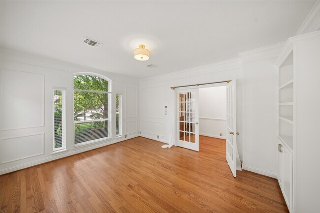 Building Photo - 1207 Melford Dr