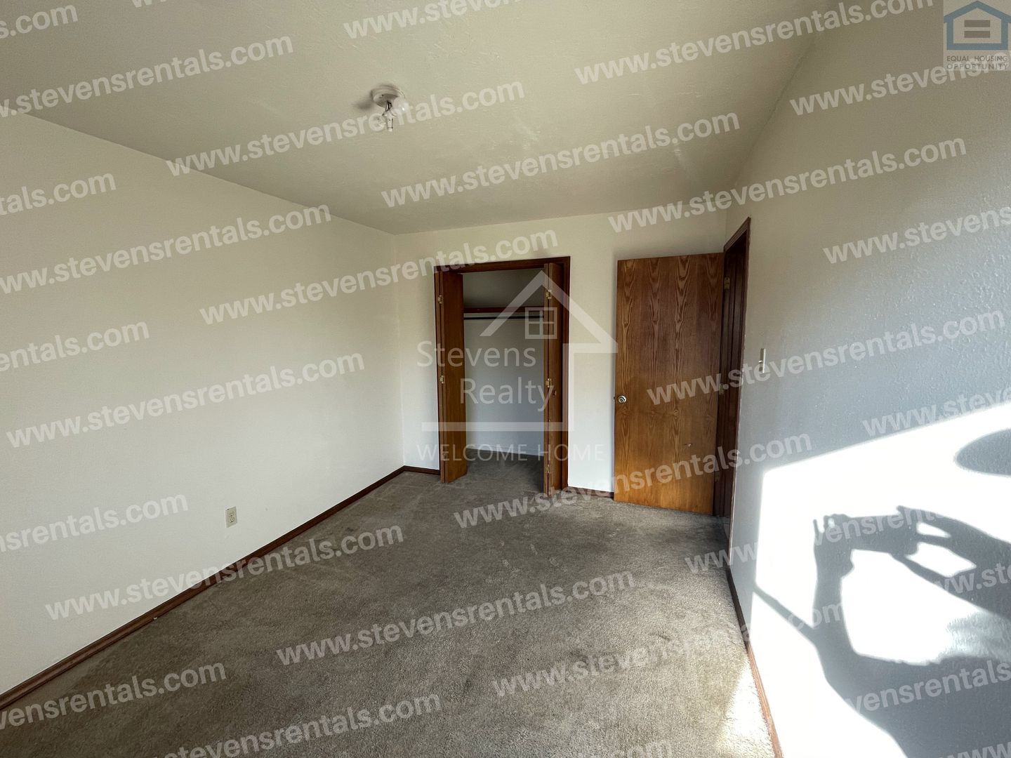 Building Photo - 1912 SW D Ave