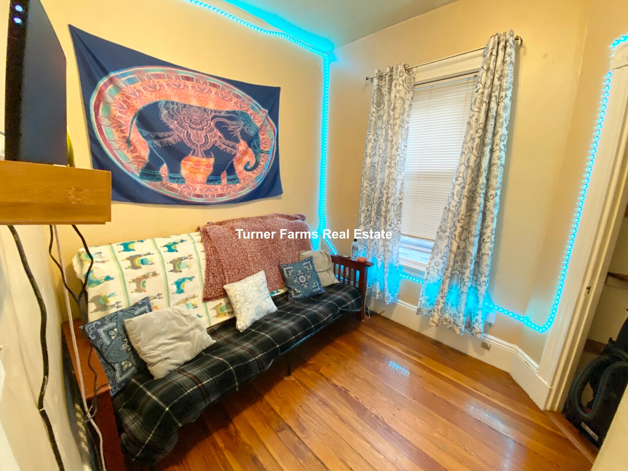 Building Photo - 10 Sachem St