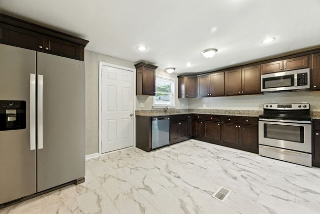 Building Photo - 206 Cynthia Dr