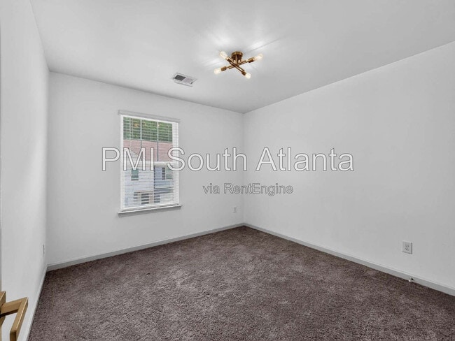 Building Photo - 4925 Lower Elm St