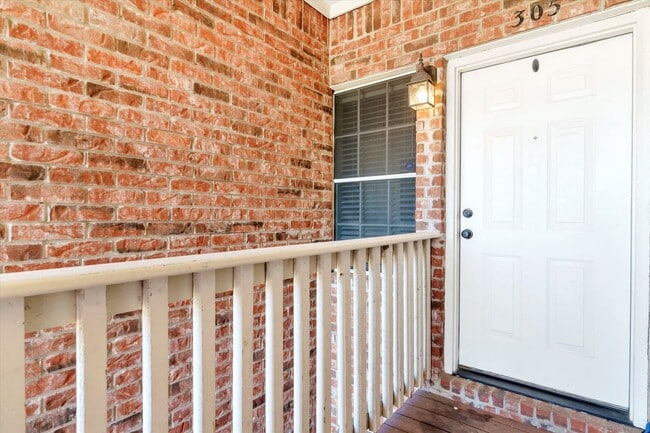 Building Photo - 305 Rawhide Loop
