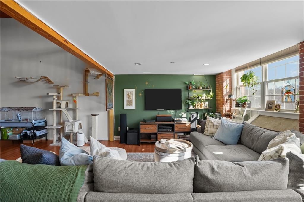 Building Photo - 1 Tupperware Dr