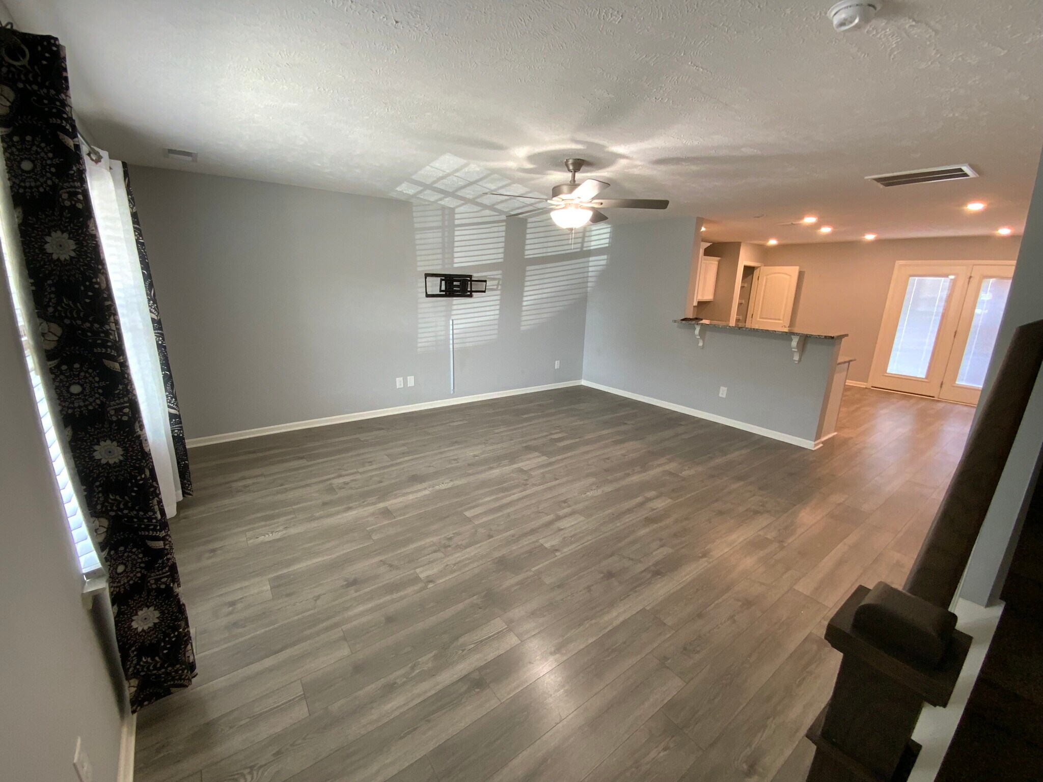 Great Room - 3037 Utah St