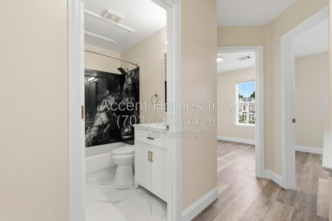 Building Photo - 10299 Wimbledon Pl