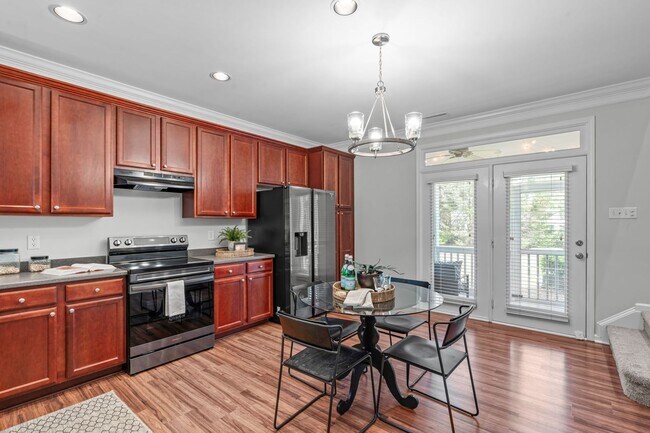 Building Photo - Stylish 2BR+Office (Optional 3rd Bedroom),...