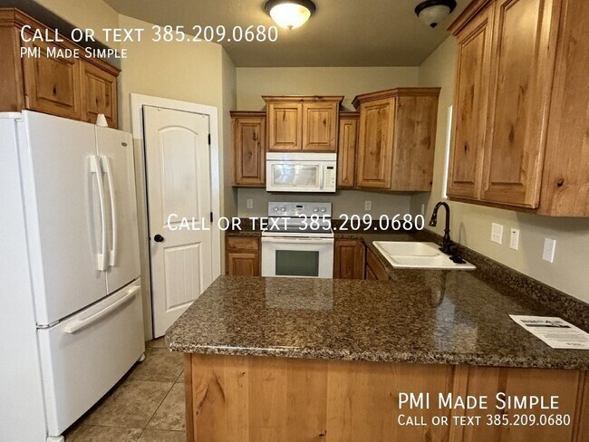 Building Photo - 3689 E Rock Creek Rd