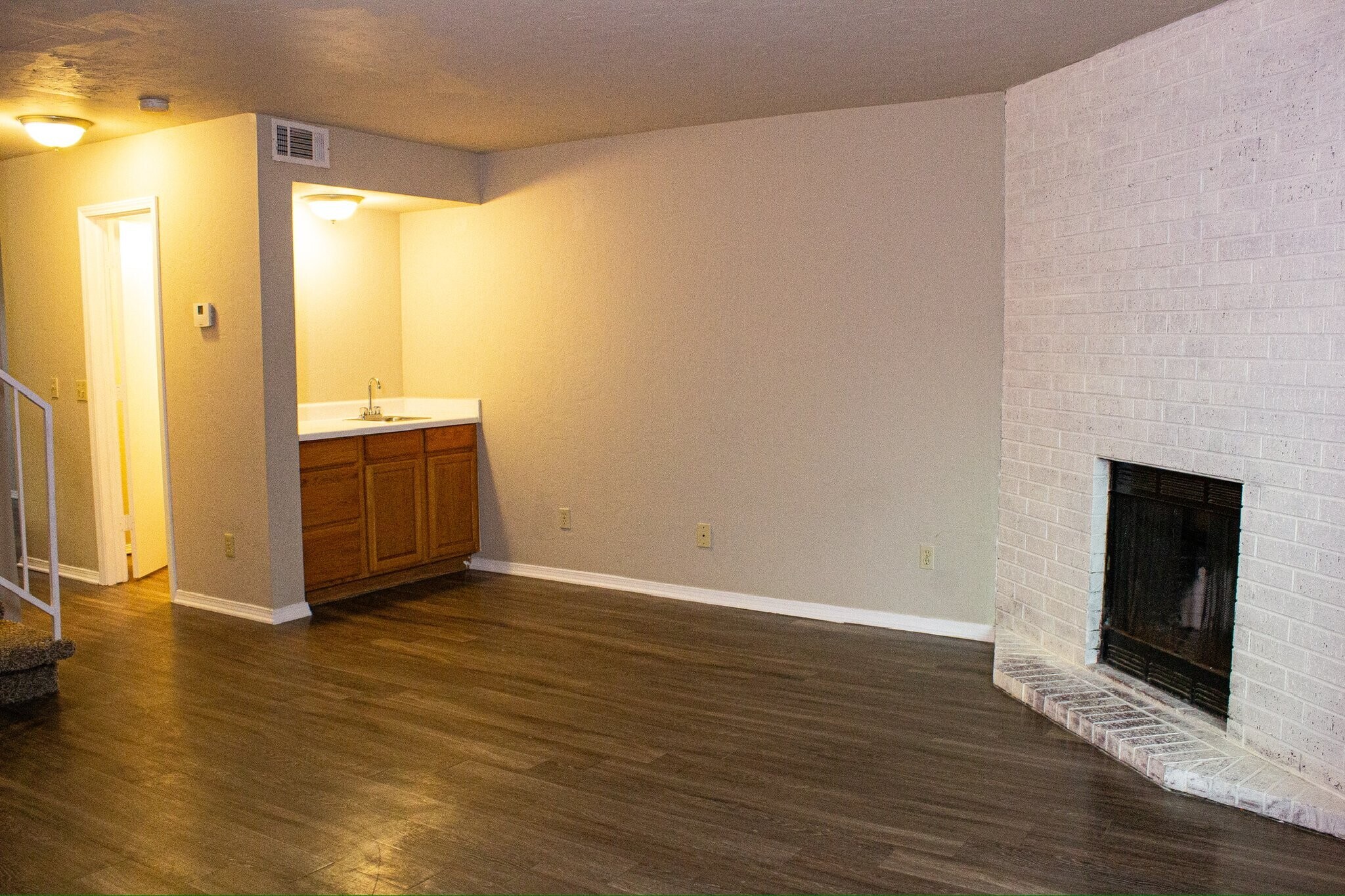 Building Photo - 1329 Eastgate Dr