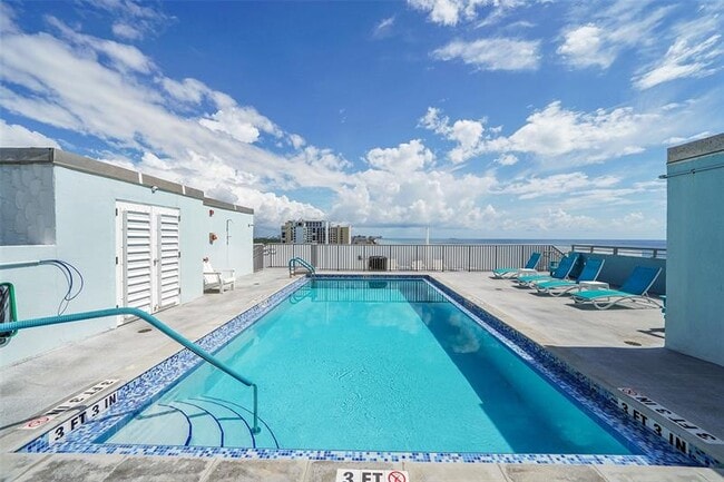 Building Photo - 400 N Surf Rd