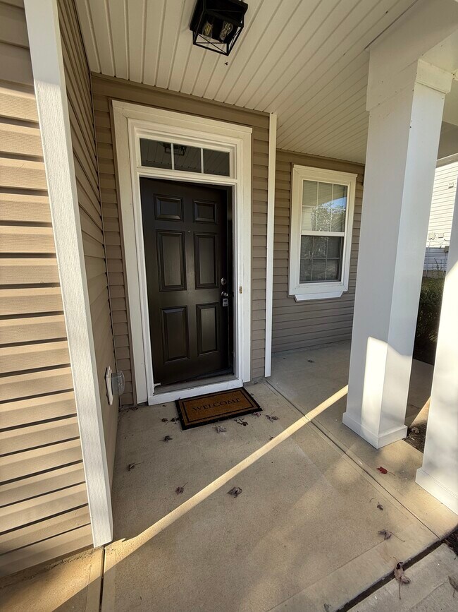 Building Photo - 721 Pebblestone Dr