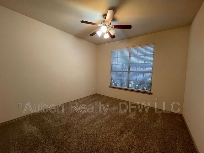 Building Photo - 532 Baverton Ln
