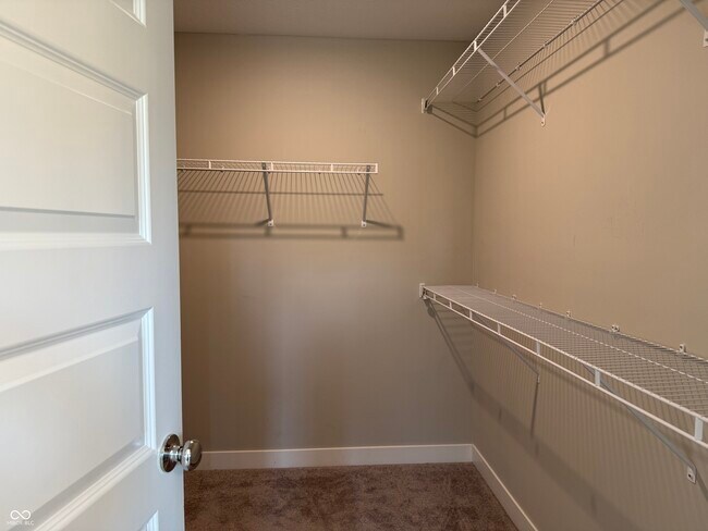 Building Photo - 912 Yorkshire Ln
