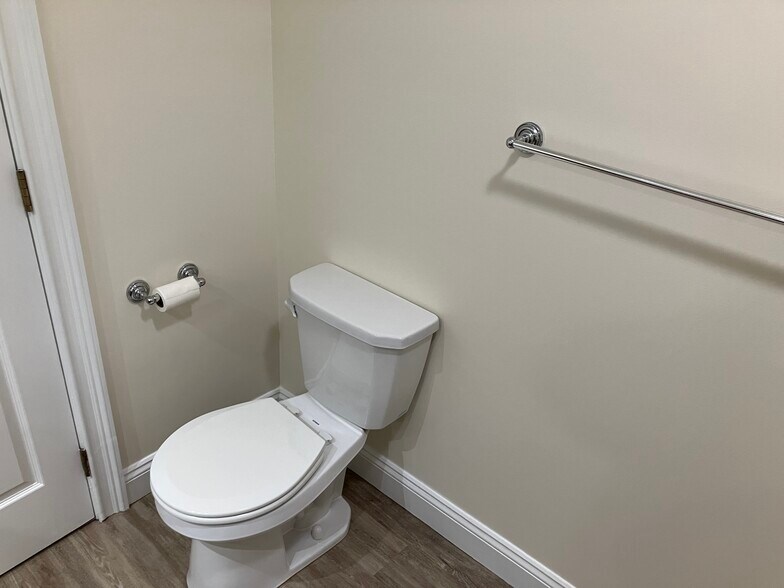 Building Photo - 507 Pine St