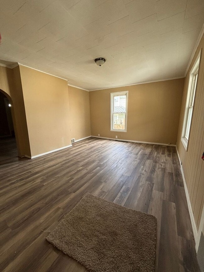 Building Photo - 3 Bedroom -Duplex