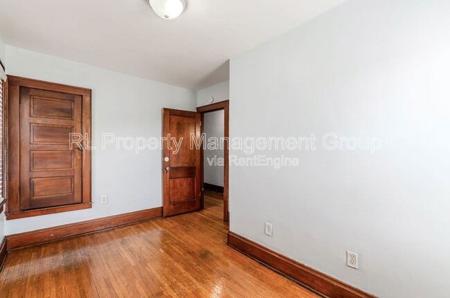 Building Photo - 247 E Jenkins Ave