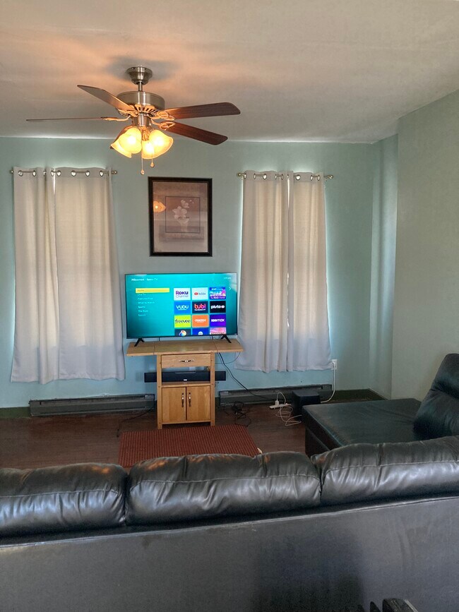 Building Photo - 204 Clinton Ave