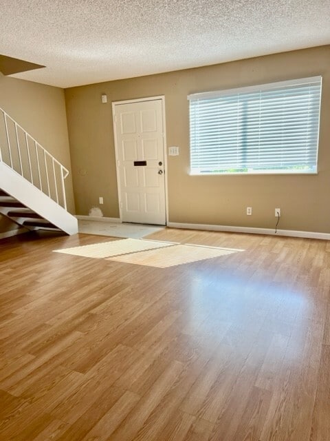 Building Photo - 901 Veterans Dr