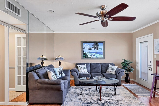 Building Photo - 761 John Ringling Blvd