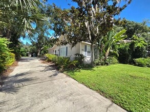 Building Photo - Charming 2-Bedroom Home within 3 miles of ...