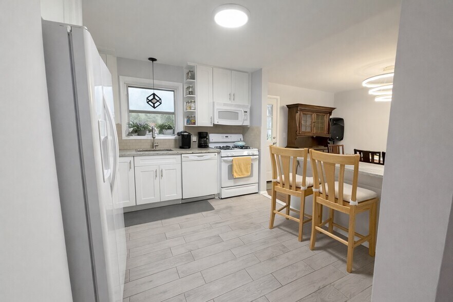 Building Photo - 2775 Morris Ave