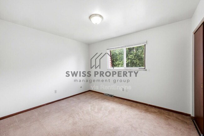 Building Photo - 1579 Briarwood Ave