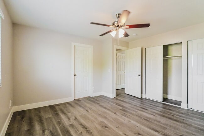 Building Photo - 5408 Hunter Dr