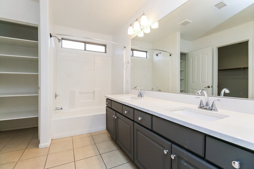 Building Photo - 11259 E Caballero St