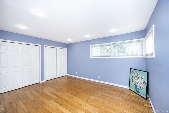 Building Photo - 201 Sprucewood Dr
