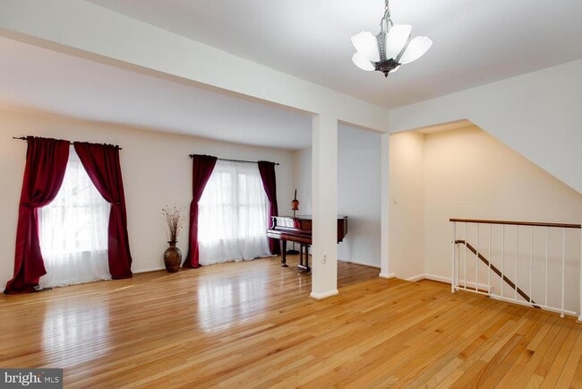 Building Photo - 4428 Holly Ave