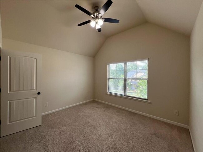 Building Photo - 5665 Winding Lakes Dr