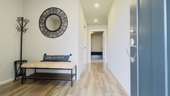 Building Photo - 5+ Bedroom Home in NE Lacey on Large Lot with Long Lake access plus A/C!