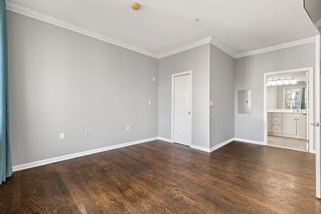 Building Photo - 1200 Grand St